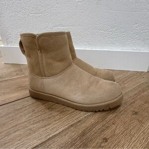 UGG tan low top